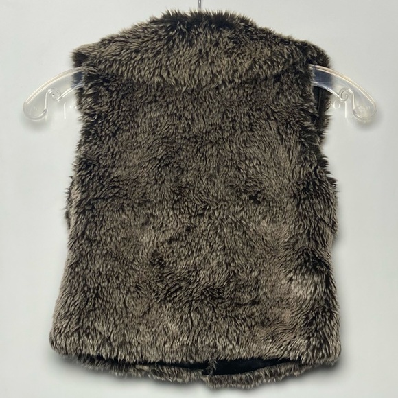 Cropped Faux Fur Vest - Picture 7 of 8